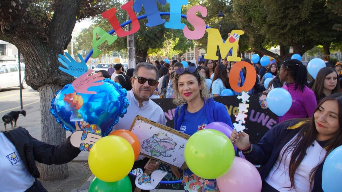 Liceo Eduardo Charme marcha por el Día Mundial de la Concienciación sobre el Autismo en San Fernando — foto 2