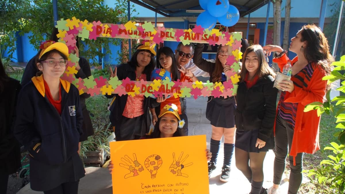 Liceo Eduardo Charme marcha por el Día Mundial de la Concienciación sobre el Autismo en San Fernando — foto 4