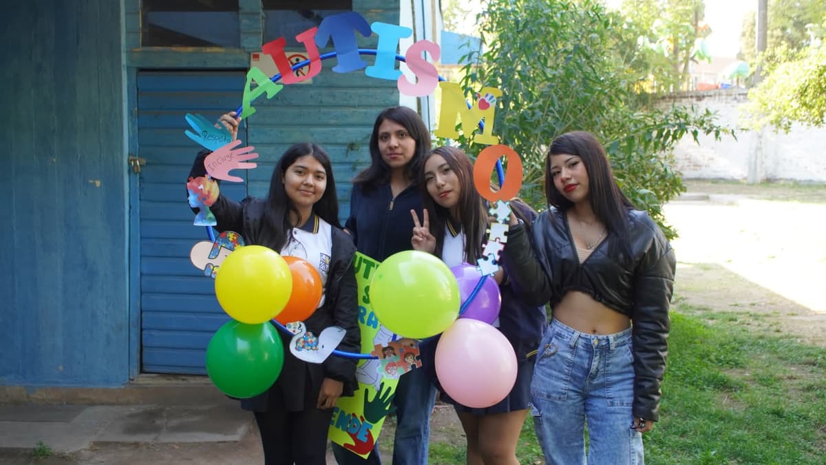 Liceo Eduardo Charme marcha por el Día Mundial de la Concienciación sobre el Autismo en San Fernando — foto 5