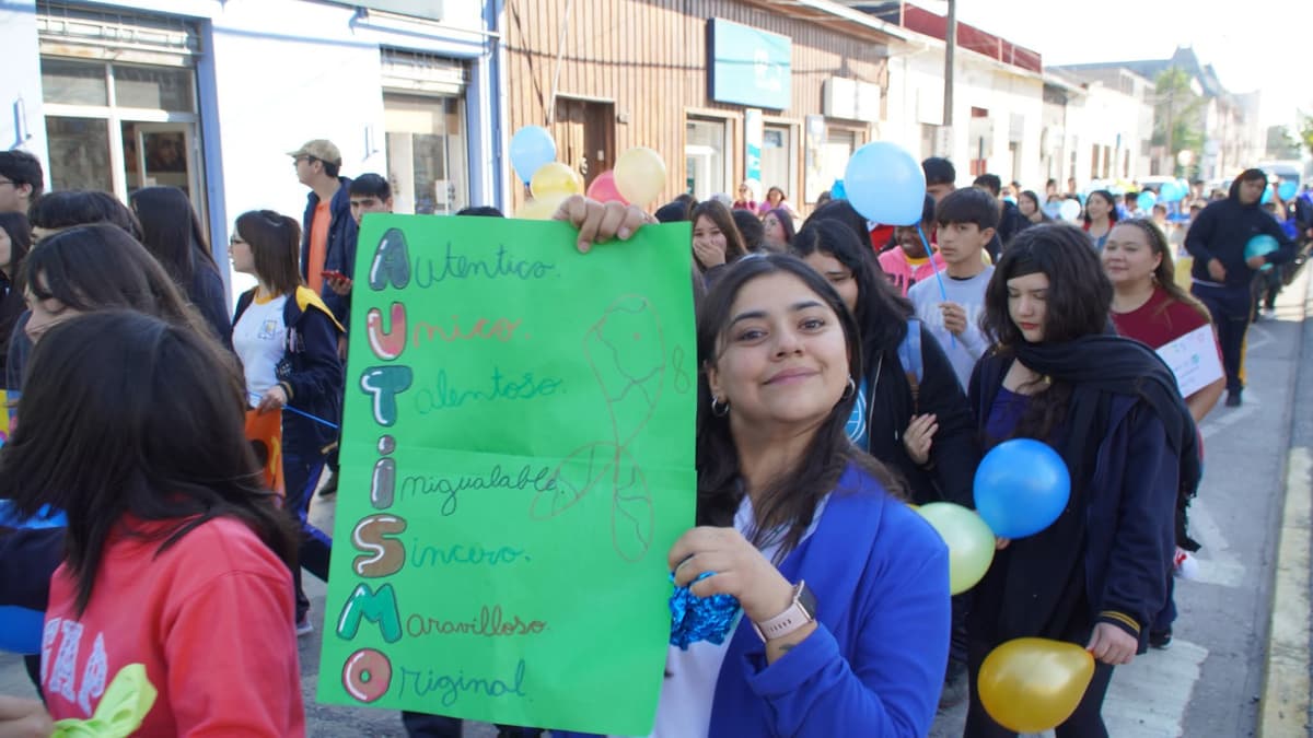 Liceo Eduardo Charme marcha por el Día Mundial de la Concienciación sobre el Autismo en San Fernando — foto 12