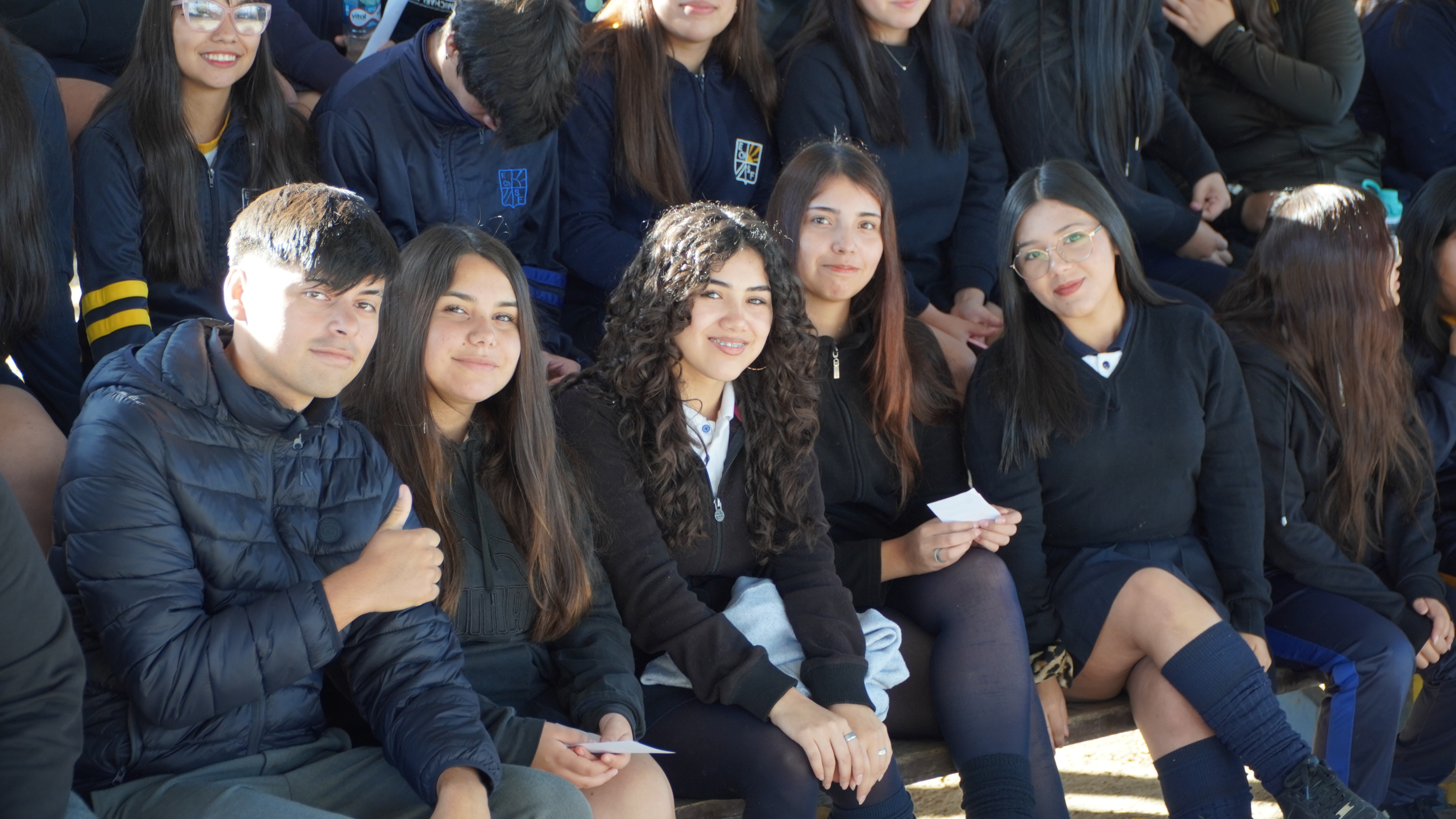 Estudiantes participando en jornada de inclusión