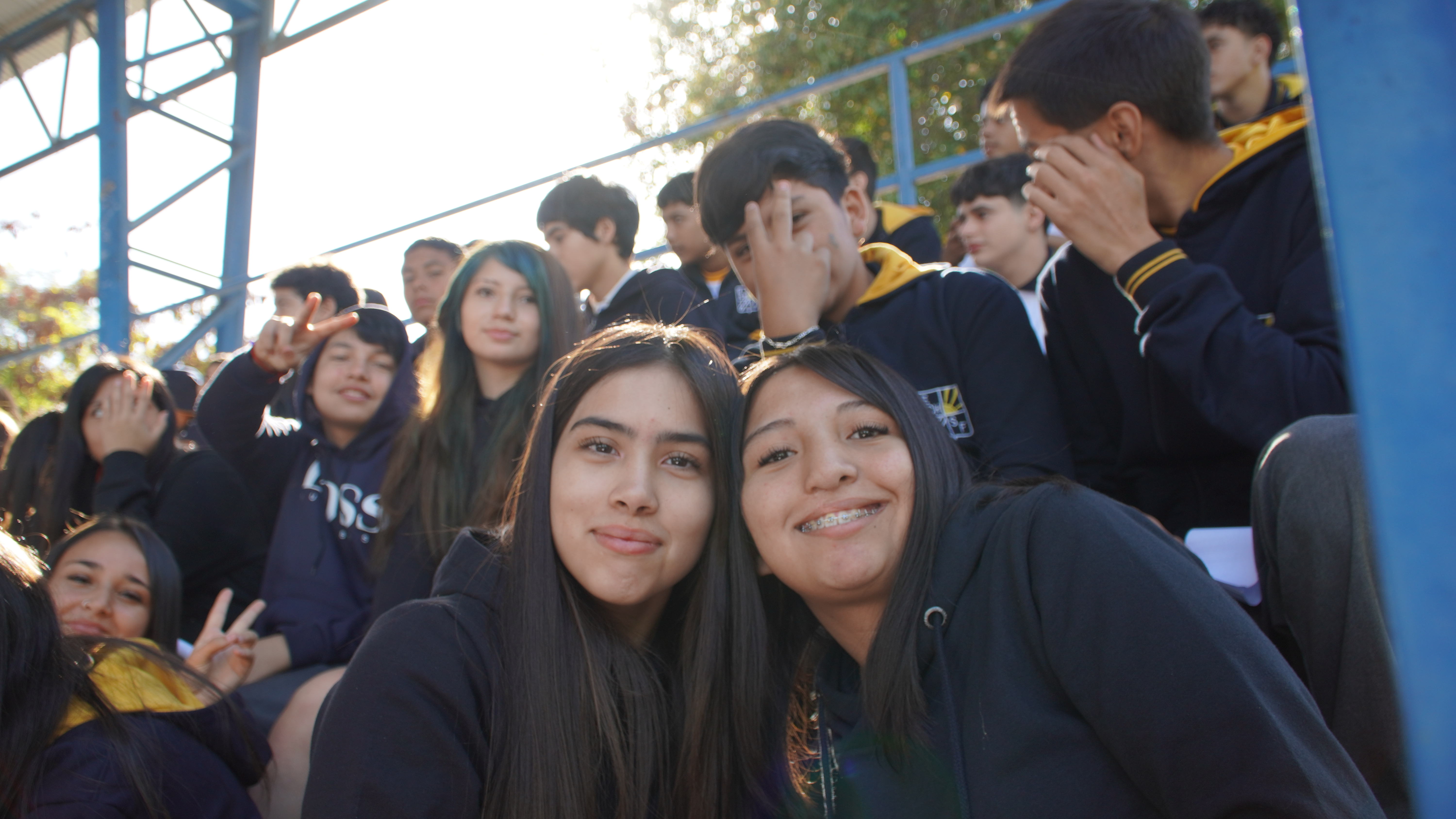 Estudiantes en actividad de convivencia escolar